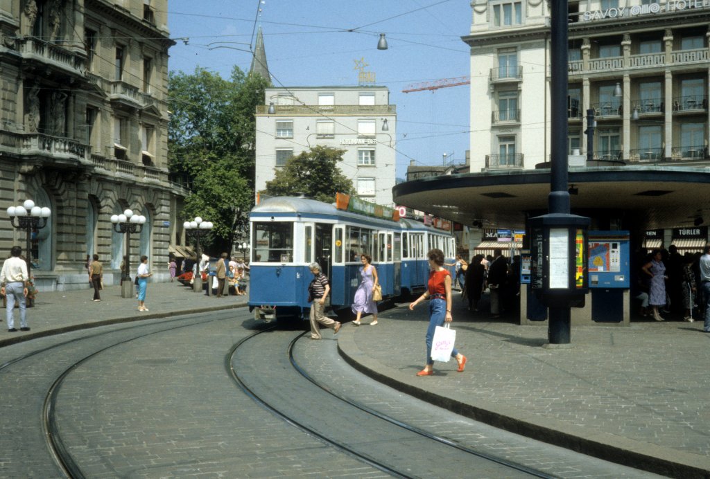 Zrich VBZ Tram 10 (B + Be 4/4) Paradeplatz im Juli 1983.