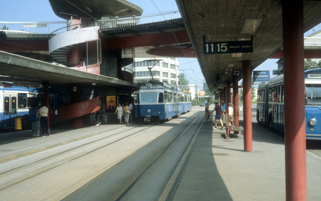 Zrich VBZ Tram 11 (Be 4/6 1647) Bucheggplatz im Juli 1983.