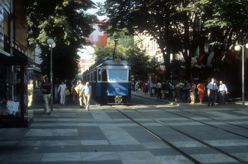 Zrich VBZ Tram 13 (Be 4/6 1628) Bahnhofstrasse im Juli 1983.