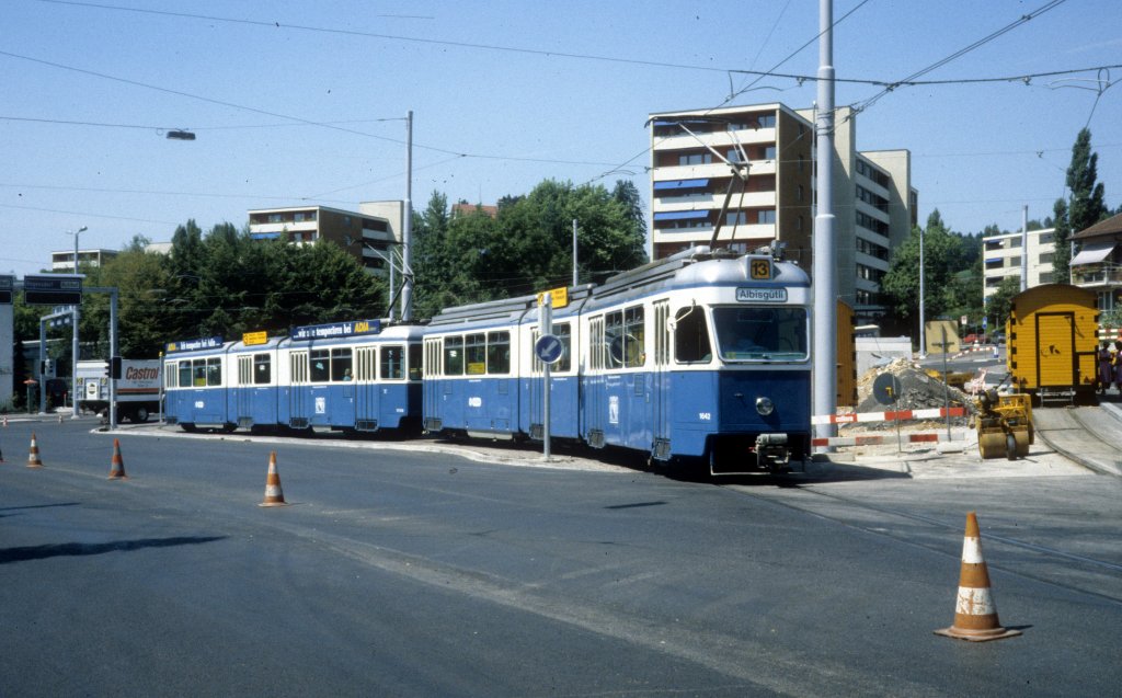 Zrich VBZ Tram 13 (Be 4/6 1642) Limmattalstrasse / Frankental im August 1986.