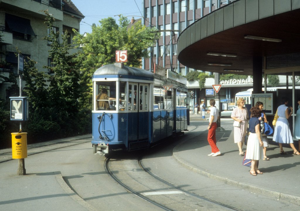 Zrich VBZ Tram 15 (Be 4/4 15xx) Klusplatz im Juli 1983.