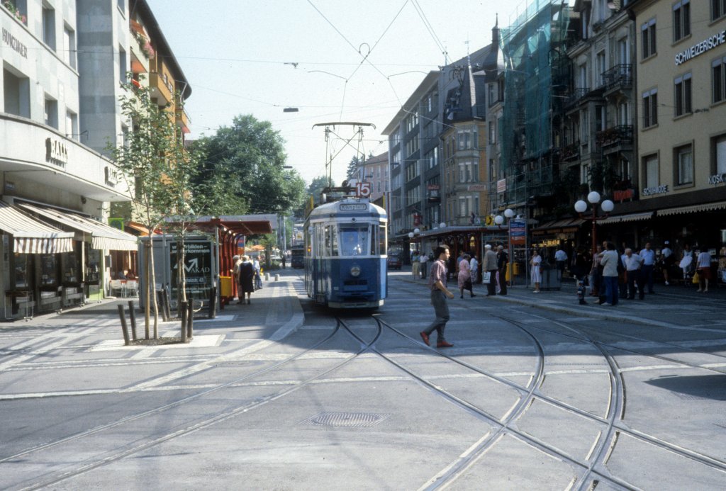 Zrich VBZ Tram 15 (Be 4/4 1535) Schaffhauserstrasse / Sternen Oerlikon im August 1986.
