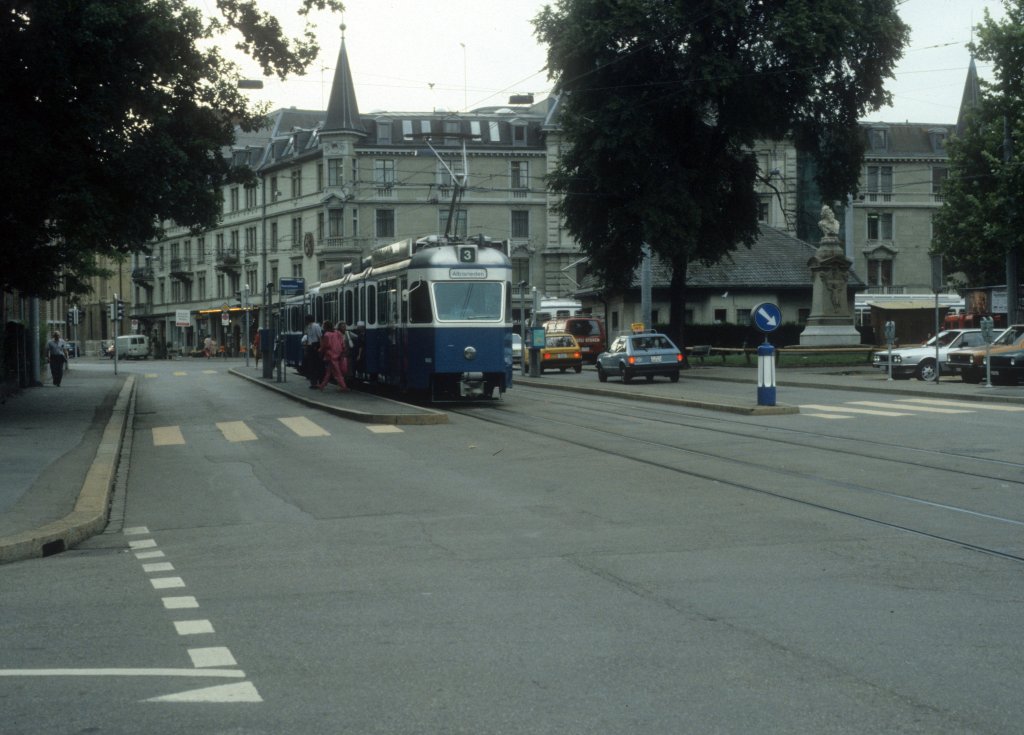 Zrich VBZ Tram 3 (Be 4/6 1682) Heimplatz / Kunsthaus im August 1986.