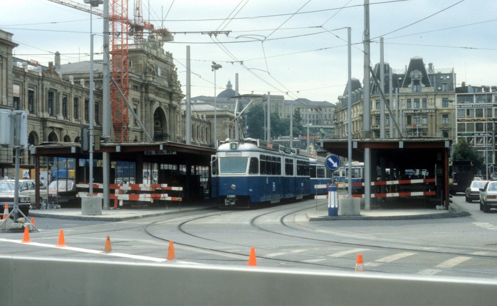 Zrich VBZ Tram 3 (Be 4/6 1682) Bahnhofplatz / Lwenstrasse im August 1986.