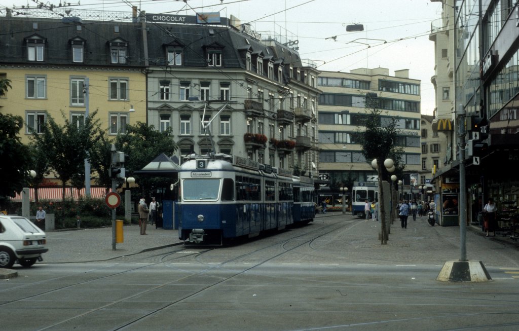 Zrich VBZ Tram 3 (Be 4/6 1685) Stauffacher im August 1986.