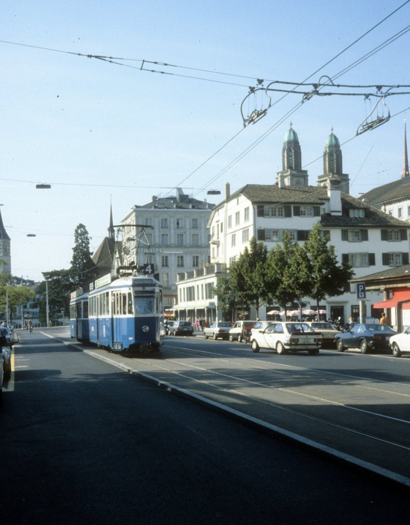 Zrich VBZ Tram 4 (Be 4/4 1367) Limmatquai im August 1986.