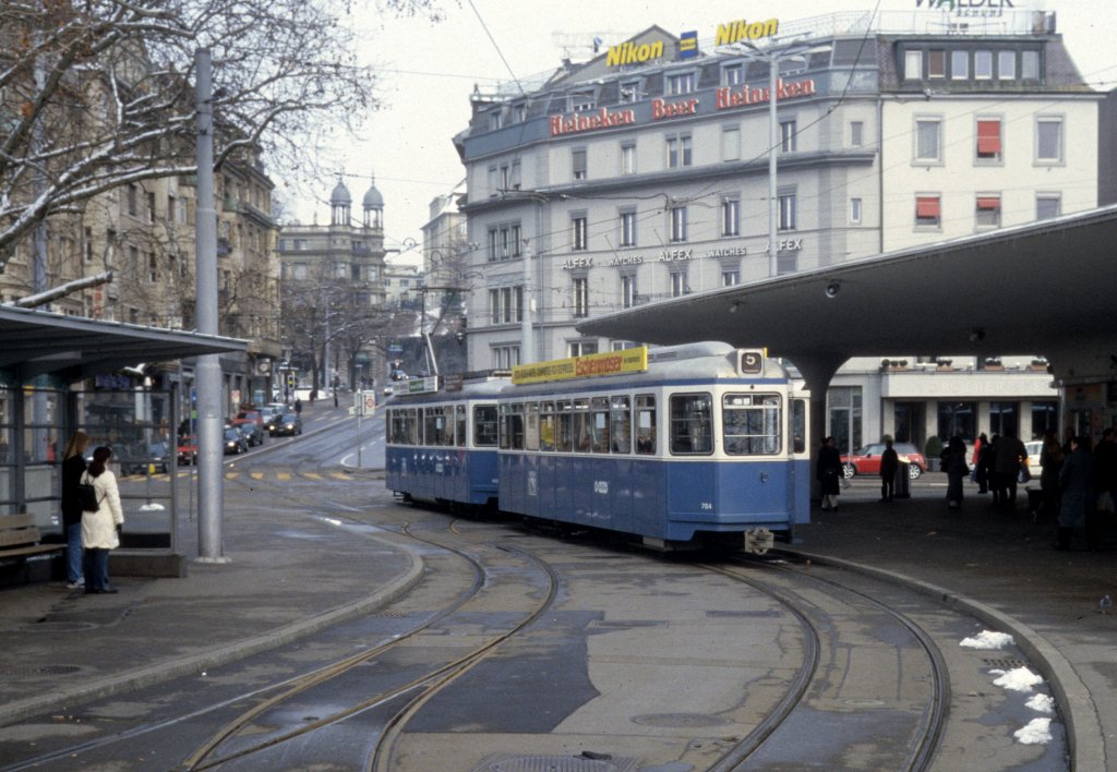 Zrich VBZ Tram 5 (B 784 + Be 4/4 1429) Bellevue am 6. Mrz 2005.