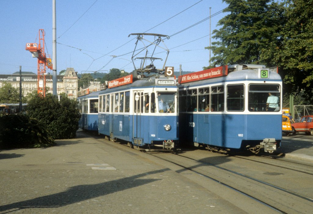 Zrich VBZ Tram 5 (Be 4/4 1409) / Tram 8 (Be 4/6 1652) Brkliplatz im Juli 1983.