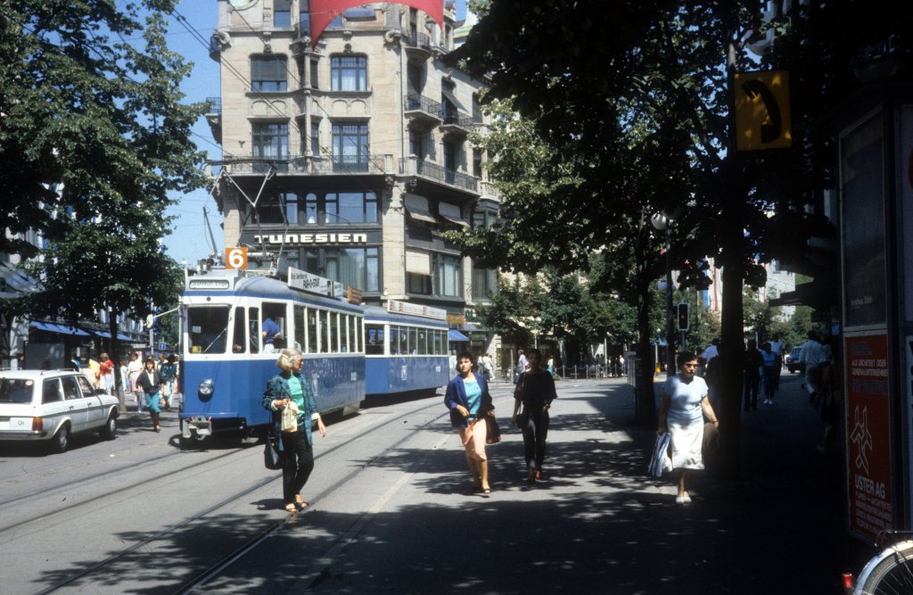 Zrich VBZ Tram 6 (Be 4/4 + B) Bahnhofstrasse / Sihlstrasse im August 1986.