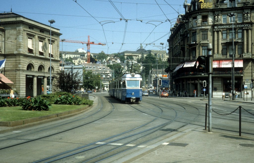 Zrich VBZ Tram 7 Bahnhofplatz / Zrich HB im Juli 1983.