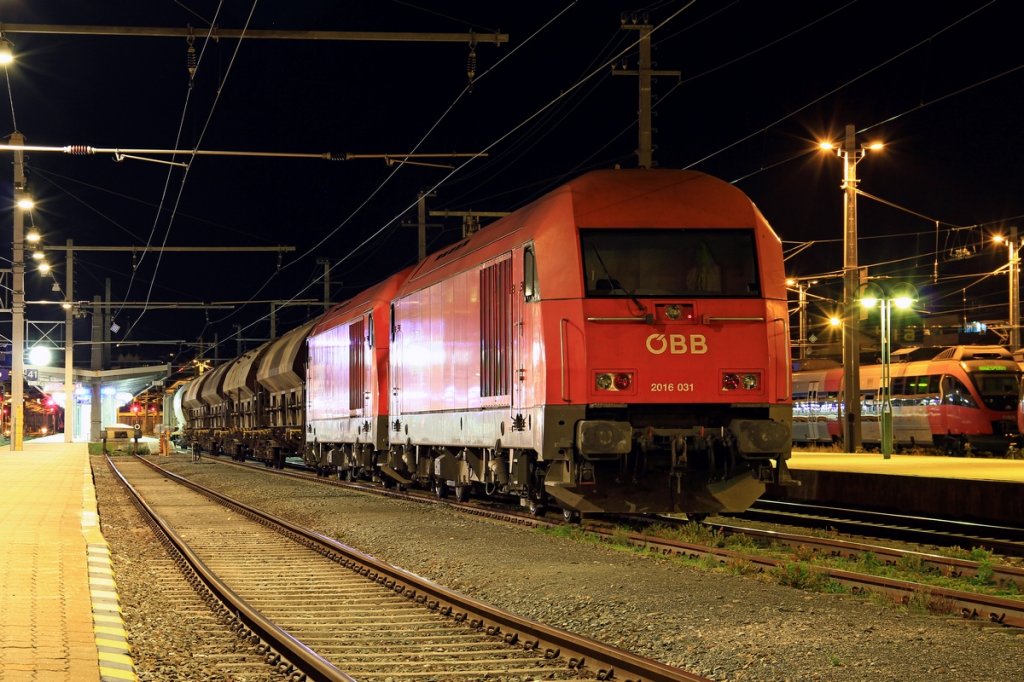 Zug 45140 in Innsbruck HBf. mit 2016 006 und 031. 19.10.2012