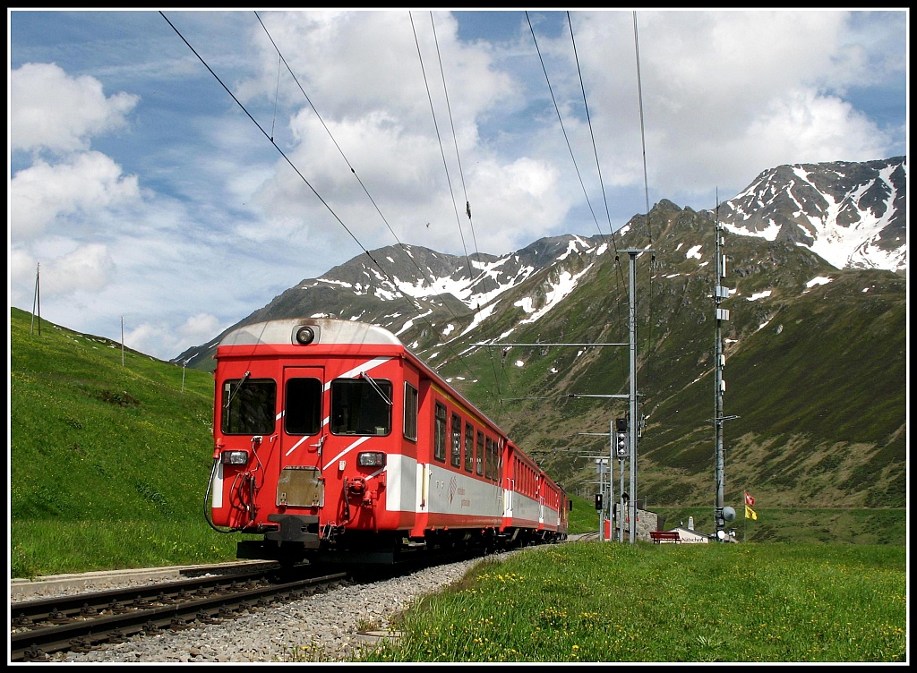 Zug am Oberalp.
Ein Abt Steuerwagen bei Ntschen.  Juni2008