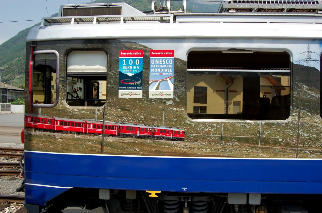 Zug auf dem Zug, aufgenommen im Bf Tirano am 10.07.2010