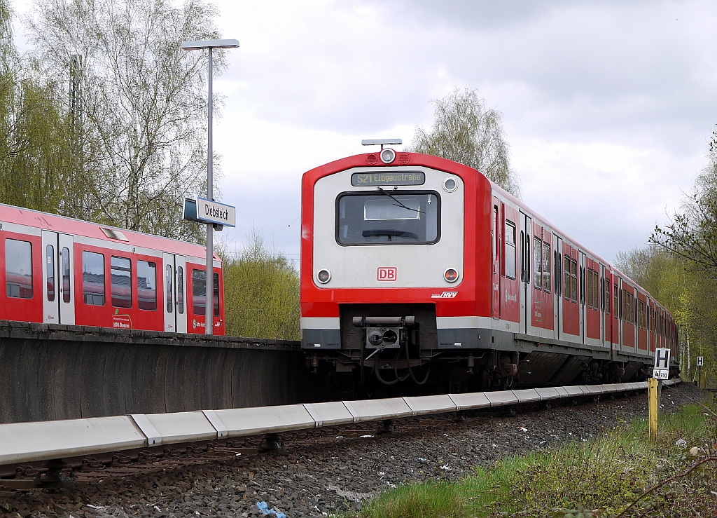 Zugbegegnung am Hamburger S-Bahnhof  Diebsteich . 27.4.2013