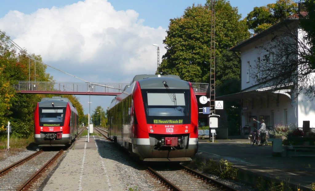 Zugkreuzung in Bad Windsheim mit 648 324 und 648 818 am 29.9.10. Der Bahnhof wurde leider bis auf die beiden Kreuzungsgleise zurckgebaut. 
