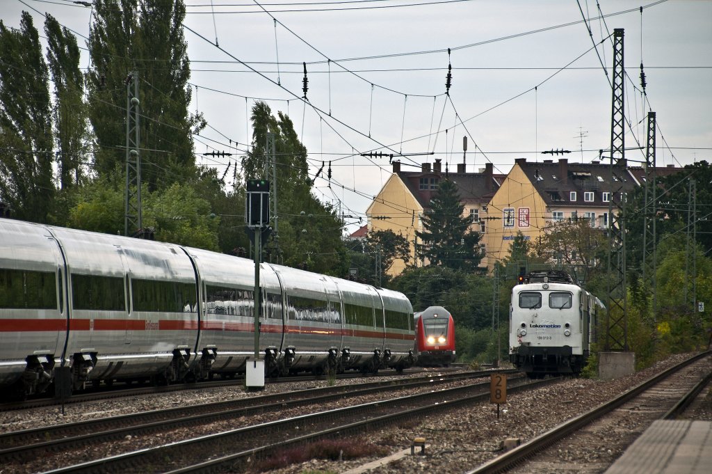 Zugtreffen am Heimeranplatz. RE aus Mhldorf, ICE nach Salzburg und Lokomotion Lz treffen sich am 18.08.2010 am Heimeranplatz.