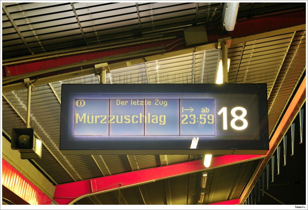 Zugzielanzeige  Der letzte Zug . Wien/S�dbahnhof, 12.12.2009.