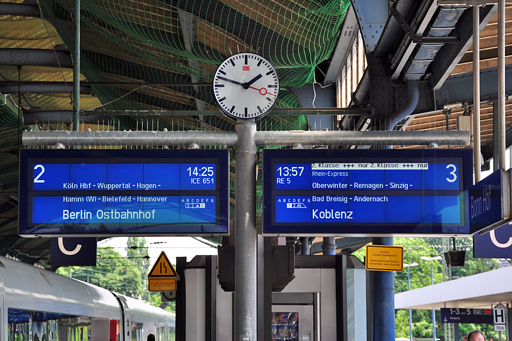 Zugzielanzeiger im Bonner Hbf - 02.06.2012