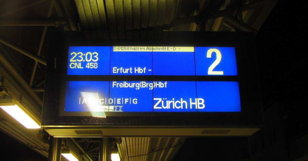Zugzielanzeiger von CNL 458  CANOPUS  von Praha hl.n. nach Zrich HB, in Naumburg (S) Hbf; 10.06.2011