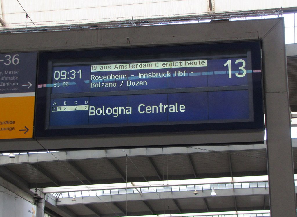 Zugzielanzeiger fr den EC 85 nach Bologna Centrale, in Mnchen Hbf; 14.01.2011