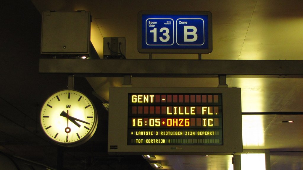 Zugzielanzeiger fr den IC 716 nach Lille Flandres, in Antwerpen Centraal; 22.11.2011