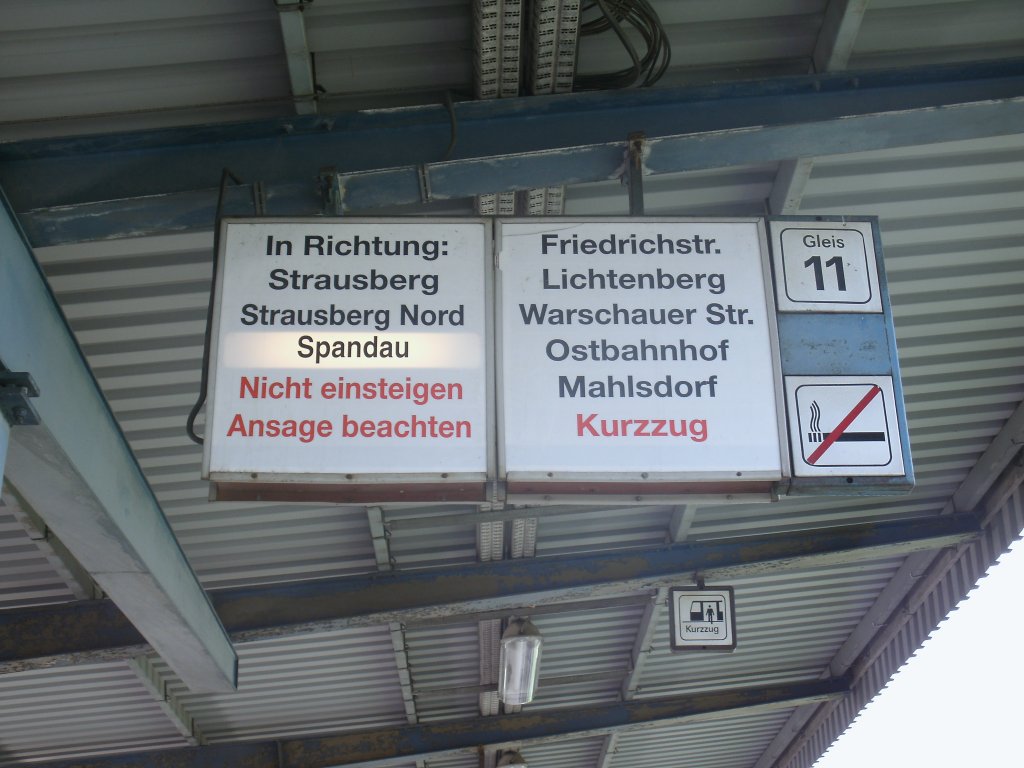 Zugzielanzeiger,am 12.Mai 2012,in Berlin Wuhletal.
