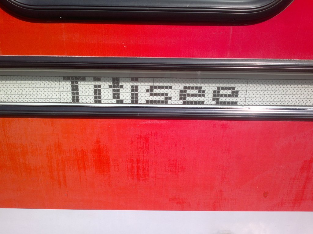 Zugzielschild in an einen VT 628 in Hannover HBF am 20.08.2011.