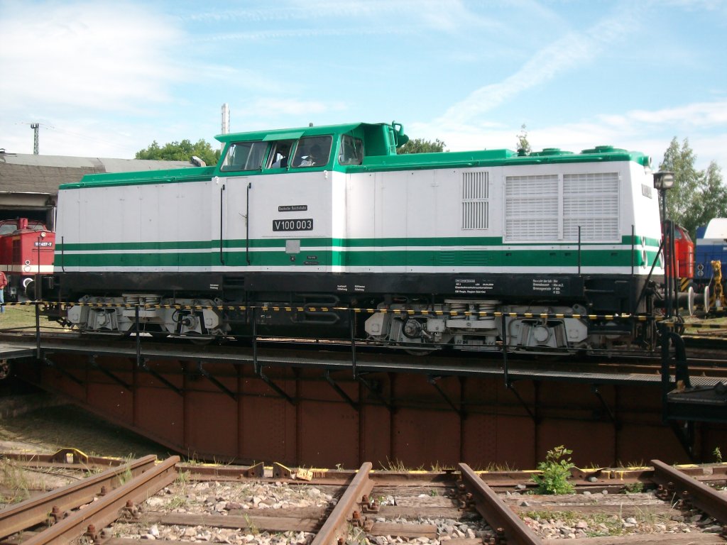 Zum V 100 Treffen am 28 und 29.5.11 im BW Weimar,war die V 100 003 eine von 9 V 100. 