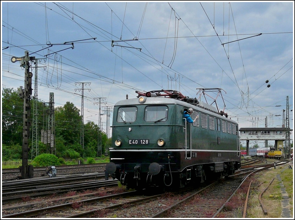 Zur 10 Jahresfeier des DB Museums Koblenz wurden am 22.05.2011 Fhrerstandsfahrten mit der E40 128 angeboten. (Hans)