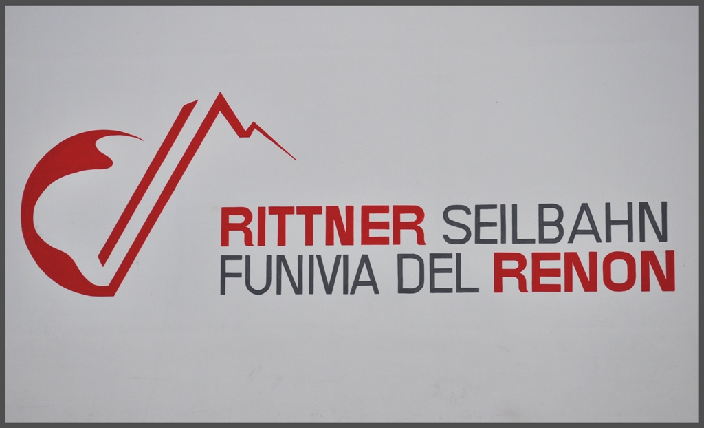 Zur Erschliessung der Rittnerbahn und der Drfer auf dem Hochplateau fhrt eine Luftseilbahn von Bozen nach Oberbozen. (08.05.2012)