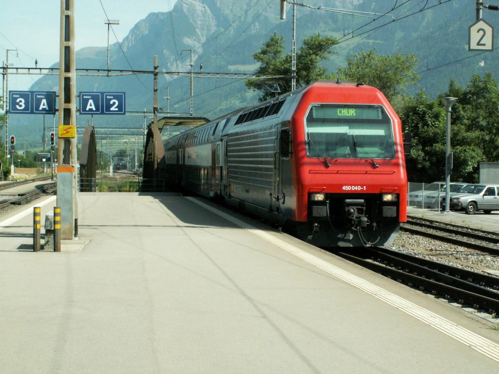 ZVV Dosto als Ersatz fr den Rheintal-Express(REX)St.Gallen-Chur bei der Einfahrt in Landquart.11.07.10

