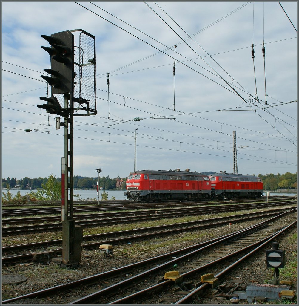 Zwei DB 218 in Lindau Hbf. 
20. Sept. 2011