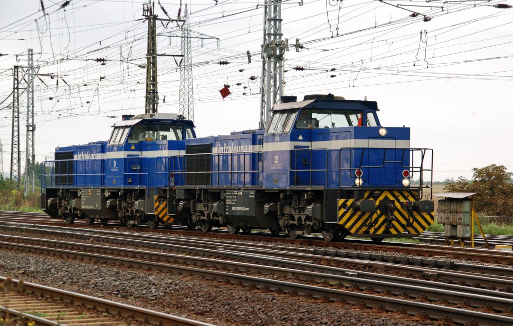 Zwei G 1206 der InfraLeuna erreichen am 04.09.10 aus Richtung Weienfels kommend Grokorbetha. 