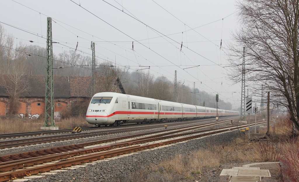 Zwei ICE 2 Einheiten als NSS-Umleiter in Fahrtrichtung Sden. Aufgenommen am 30.03.2013 am B Eltmannshausen/Oberhone.