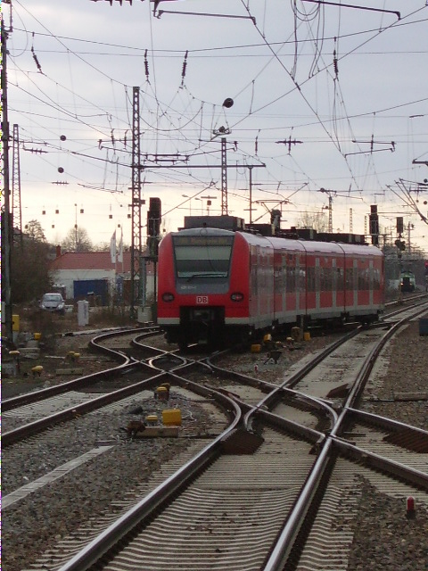 Zwei Kreuzungs Weichen in Weinheim am 05.02.11 und ein ET 425 