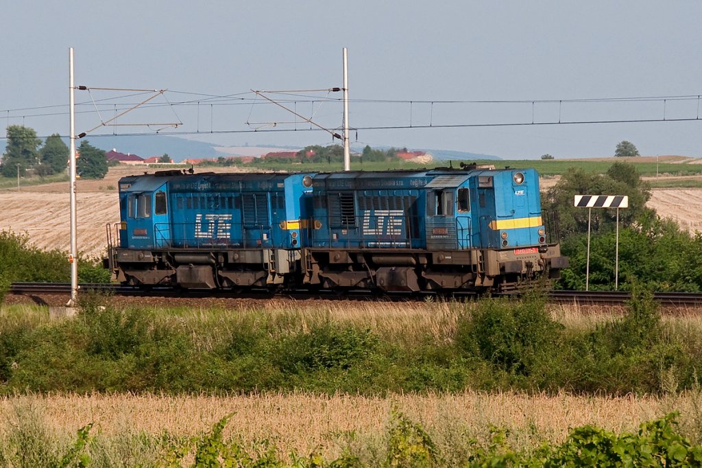 Zwei mal BR 740 der LTE Slovakia, unterwegs am 03.08.2011 zwischen Hrusky und Breclav.