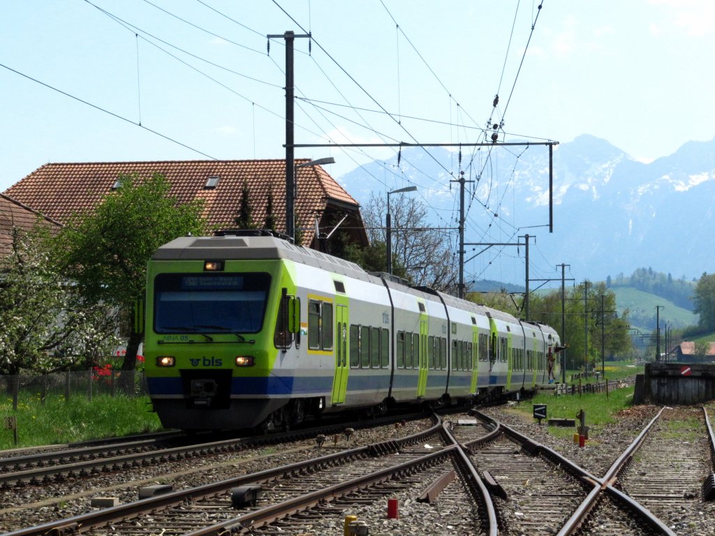 Zwei NINA's bei der Einfahrt in Thurnen am 28.04.2010