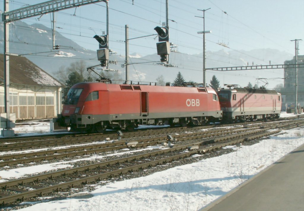 Zwei BB E-Loks(1116+1044)beim rangieren in Buchs/SG 16.01.10