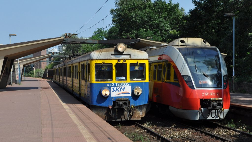 Zwei S-Bahngenerationen in Warschau-Powisle, 14.08.10