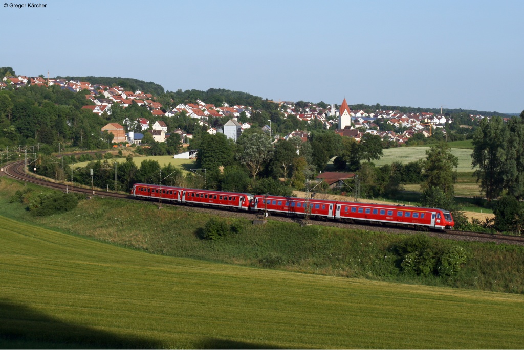 Zwei Triebwagen der Baureihe 611 verkehrten am 16.07.2013 als IRE 4239 von Lindau ber Ulm nach Stuttgart und konnten dabei bei Lonsee fotografiert werden. Das Duo musste wahrscheinlich fr einen Dosto-Zug einspringen, denn normalerweise werden auf dieser Linie Doppelstockwagen eingesetzt.