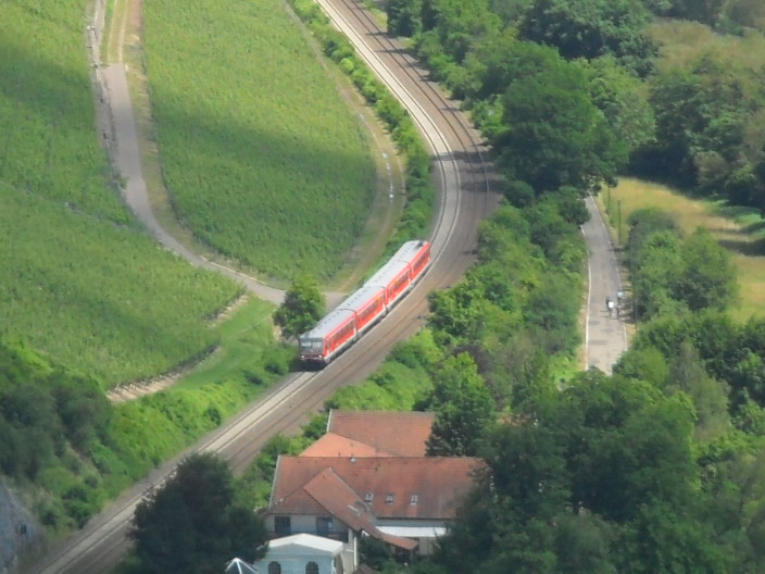 Zwei Triebwagen der Baureihe 628 auf dem Weg von Mainz Hbf nach St. Wendel zwischen Norheim und Staudernheim.  Aufgenommen im Sommer 2012, vom Heimbergturm.