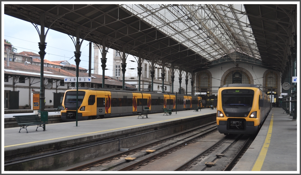 Zwei Triebzge der elektrischen BR3400 bevlkern den auf der Seite offenen Kopfbahnhof Porto So Bento. (15.05.2011)
