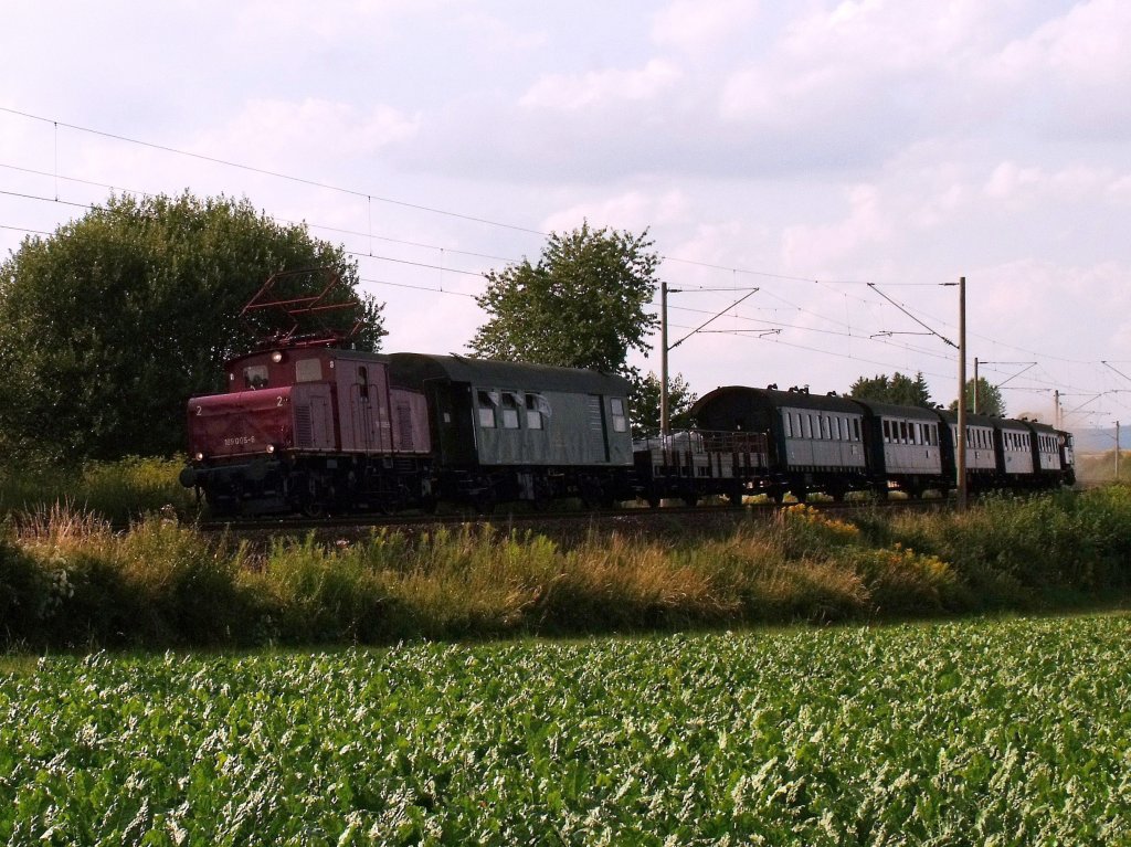 Zwei Versionen dieses Bildes. Die Rckfahrt der 70 083 mit der  berraschung des Tages  169 005 (Version beabeitet vom Mir) (Foto entstand am 18.07.2010 in Kfering)