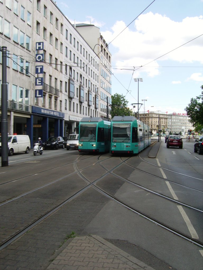 Zwei VGF R-Wagen am 11.06.11 in Frankfurt am Main 