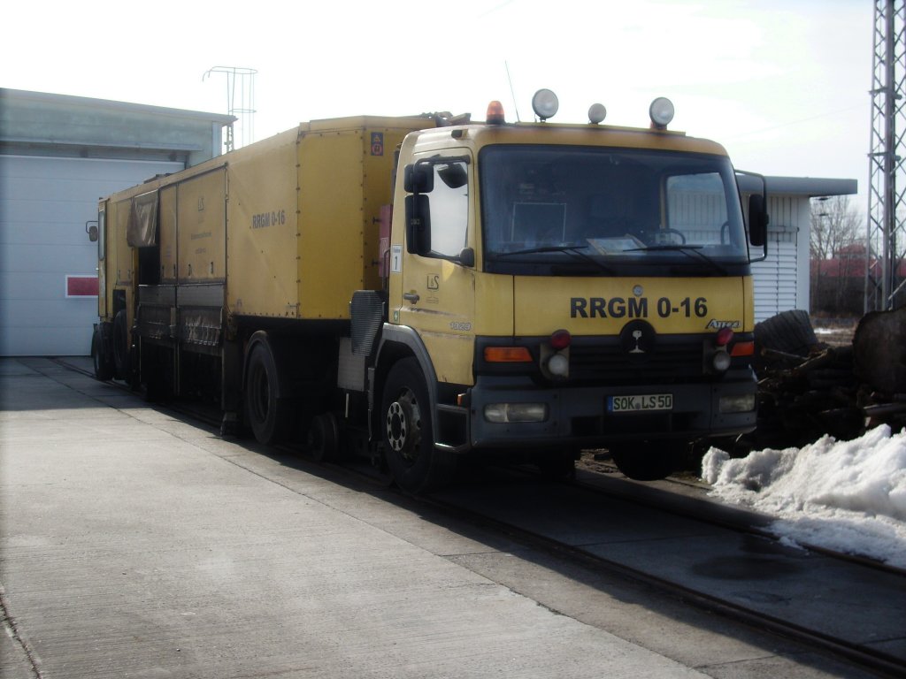 Zweiwege-Schleifmaschine RRGM 0-16,Nummer:97 59 03 504 60-6,am 16.Mrz 2010,in Bergen/Rgen.