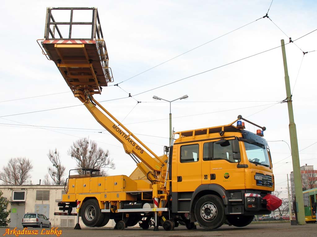 Zweiwege Turmwagen MAN TGM18.240/Montraks 6PS - 2200, 22.11.2009 (Tag der offenen Tr in Depot Forteczna)