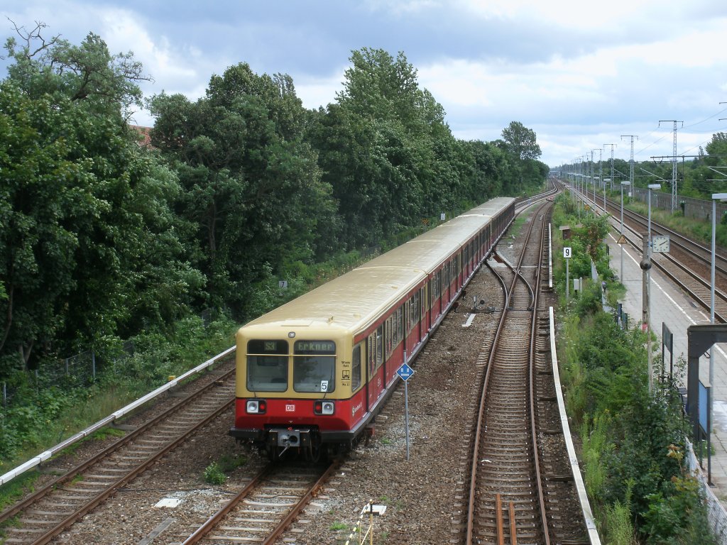 Zwischen Berlin Ostkreuz und Erkner fuhr Dieser 485,am 14.Juli 2012,als Dieser nach Erkner Berlin Karlshorst verlie.