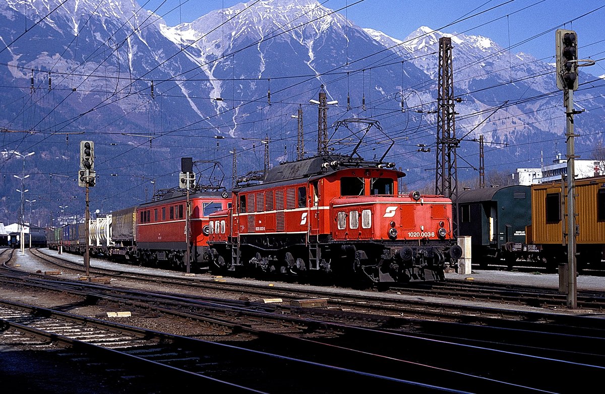  1020 003 + 1110 018  Innsbruck  16.03.91 