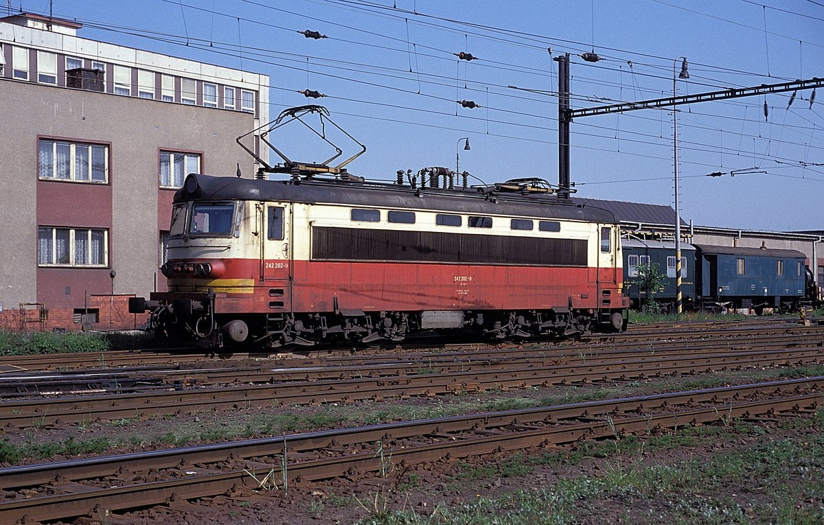  242 202  Cheb  27.05.92