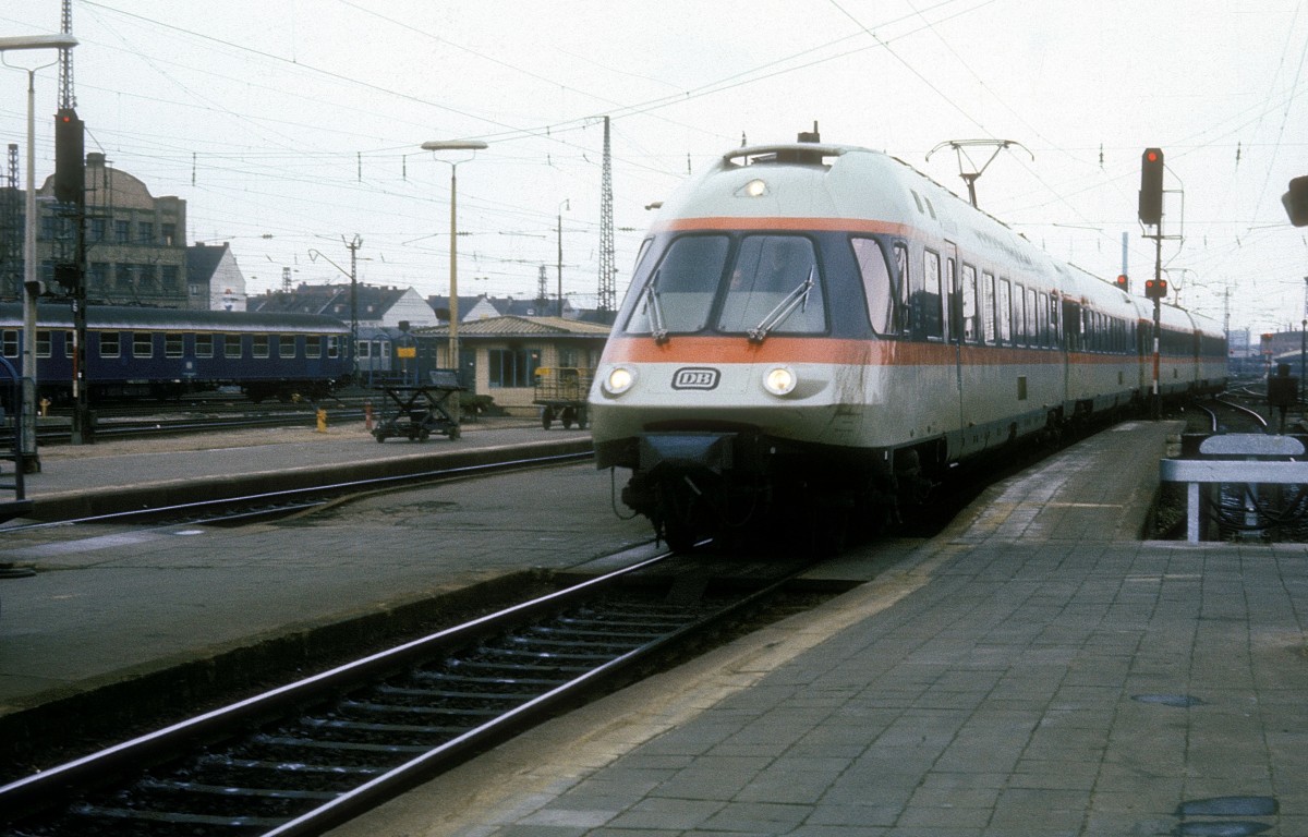  403 003  Nürnberg Hbf  04.04.75